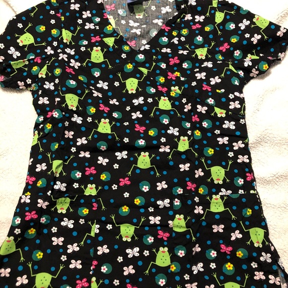 scrub top - Picture 1 of 3